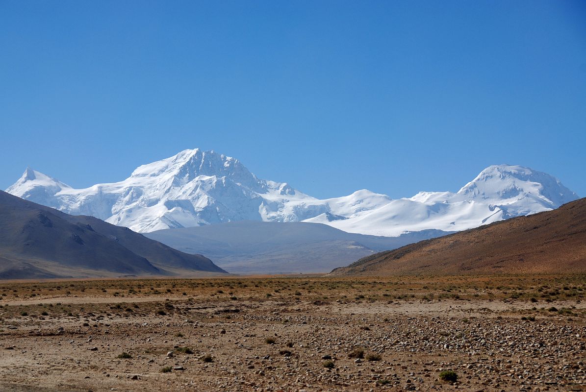 09 Phola Gangchen, Shishapangma And Porong Ri From After Shishapangma Checkpoint But then after driving a little further from Shishapangma Checkpoint, you can look back to the left west and Phola Gangchen and Shishapangma come into view again with and Porong Ri (7292m) on the far right.